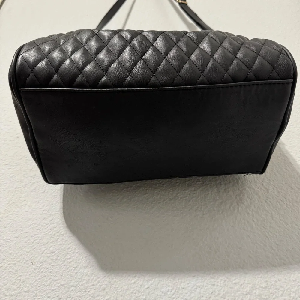 Mango Quilted Black Faux Leather Satchel Handbag Gold Hardware Crossbody Strap‎
